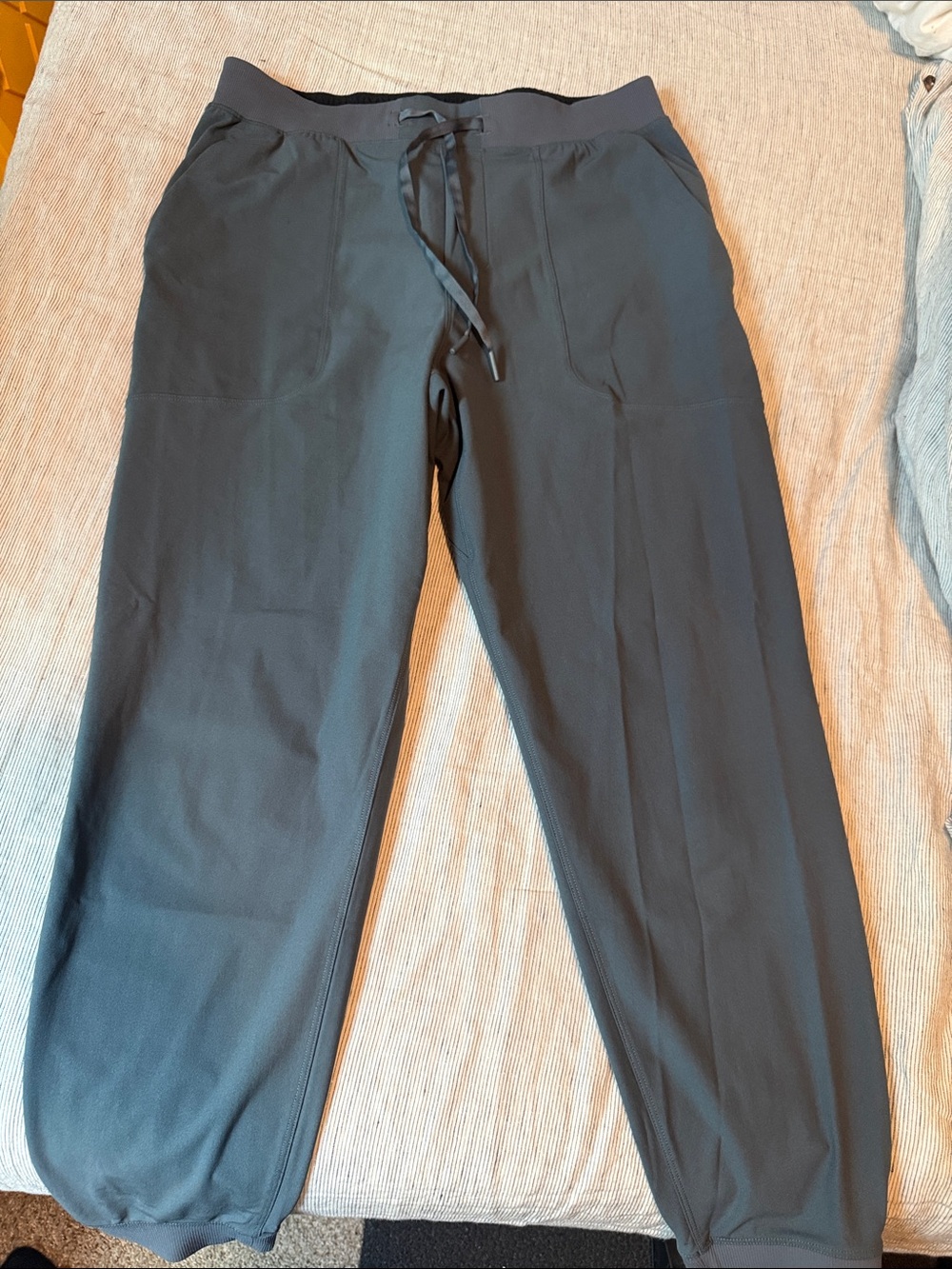 Lululemon Men’s ABC Jogger Size L